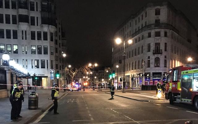 London Charing Cross Station Shut And 1 500 People Evacuated