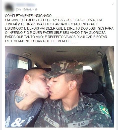 Cabo do Exército Brasileiro posta foto beijando outro homem enquanto estava de farda e causa polêmica no Facebook