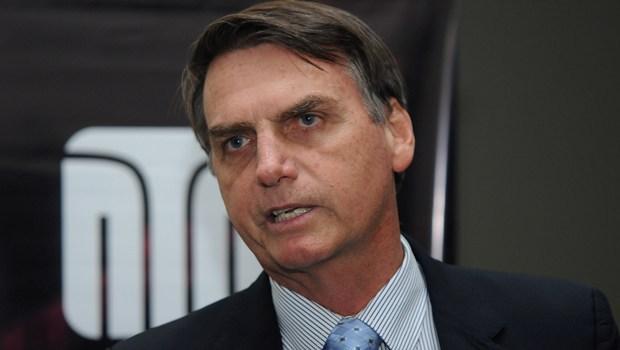 EM CASO DE VITÓRIA DE LULA EM 2018! Bolsonaro presta entrevista a Veja e ameaça ir embora do Brasil; CONFIRA AQUI!