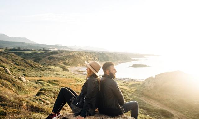 6 Unexpected Signs Your Partner Isn't Loyal, Even Though They've Never Cheated