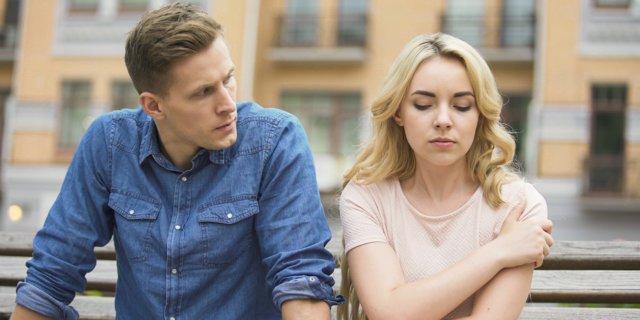7 signs you're dating a narcissist, according to a clinical psychologist