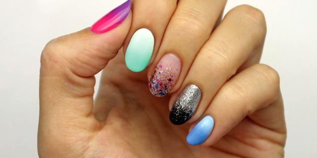About Nails And Nail Polishes. Shimmer And Glitter