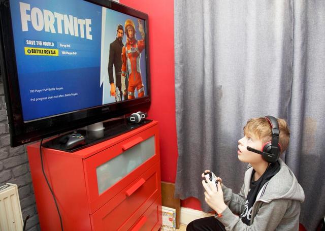 Fornite Emitio Una Advertencia De Seguridad Infantil Por Nspcc Para - la funcion de chat de texto de fortnite le permite a cualquiera hablar con sus hijos afirma el nspcc