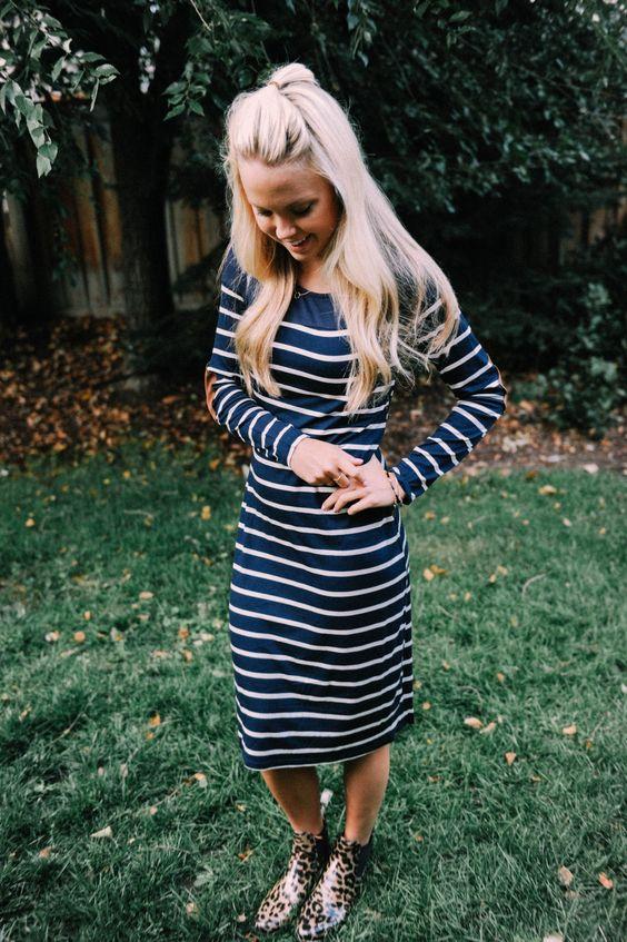 Listras horizontais no vestido longo
