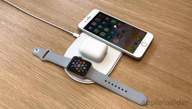 Small wireless charging mat: from Apple this year 1