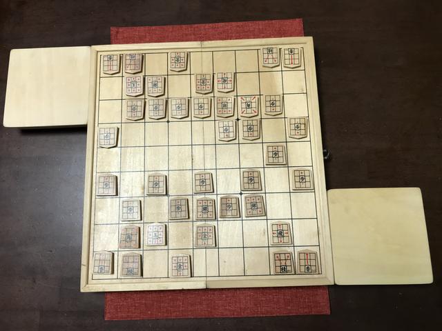 子どもが将棋から学ぶ3つのこと＆デビューにおすすめ「盤・駒」3選！ Beezまとめ