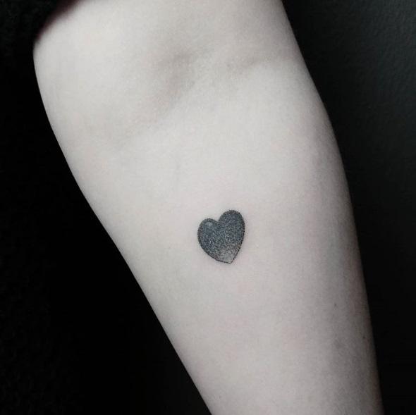 16 Cute Little Heart Tattoos That You Are Going to Want the Same