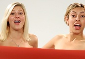 Women BFFs See Each Other Naked for the First Time